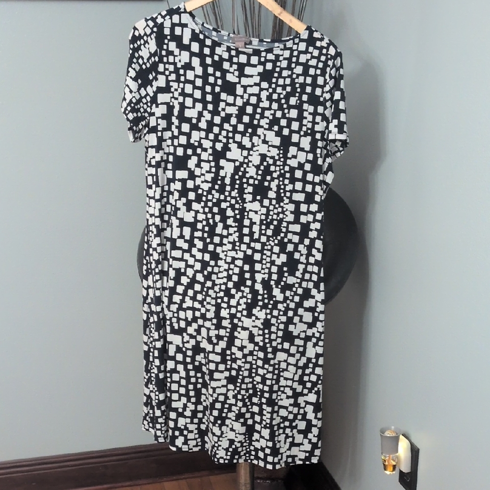 Chico's Navy And White Monochrome Geometric Midi Dress